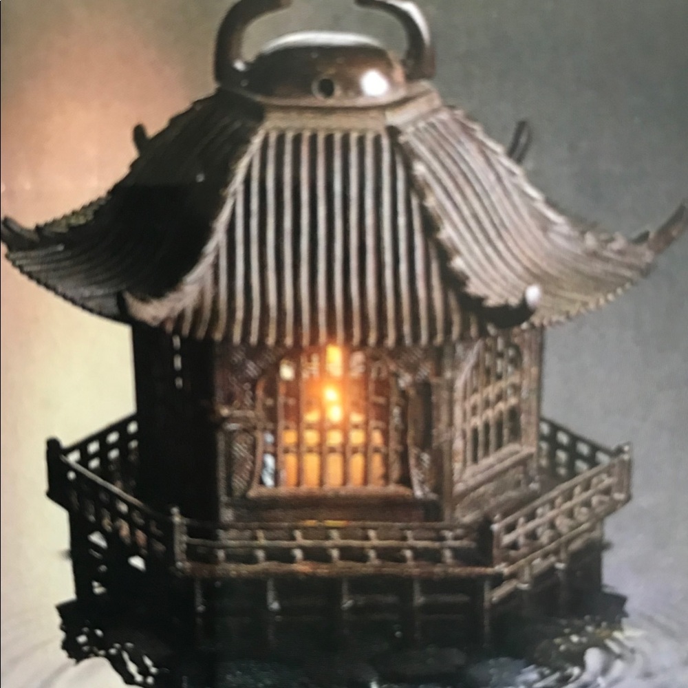 Hand cast bronze Japanese artisan table lantern